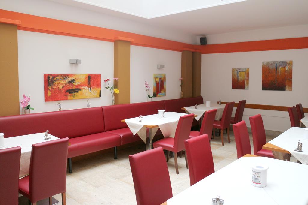 Hotel Carina Wina Bagian luar foto