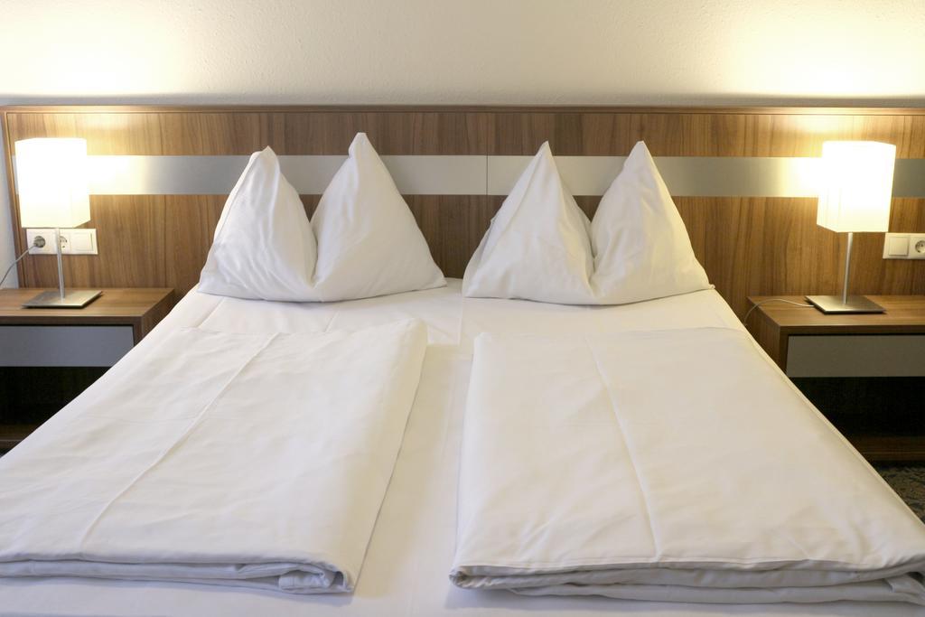 Hotel Carina Wina Bagian luar foto