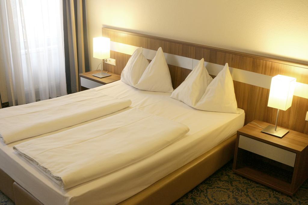 Hotel Carina Wina Bagian luar foto