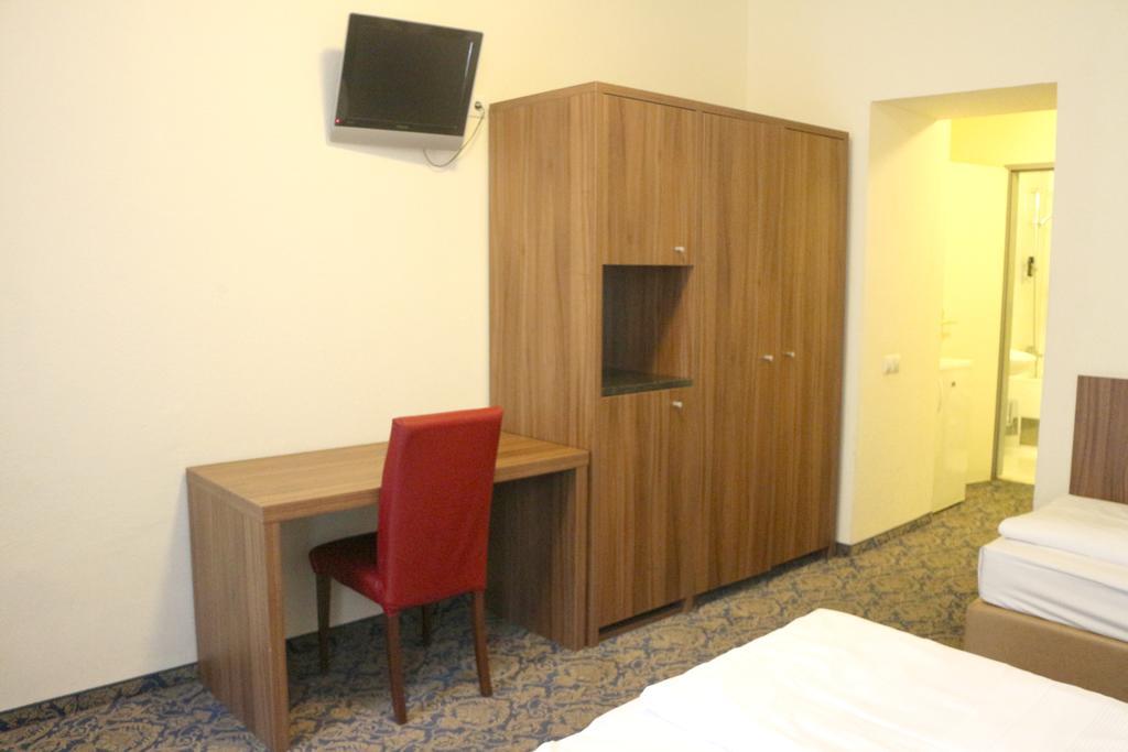 Hotel Carina Wina Bagian luar foto